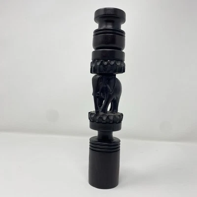 Lindo suporte de vela antigo de madeira estatueta de elefante africano preto - Imagem 1 de 4