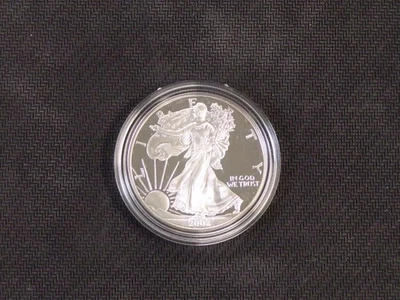 2002 US MINT AMERICAN SILVER EAGLE $1 DOLLAR 1 OZ .999 SILVER PROOF COIN W/ COA - Image 1 of 4