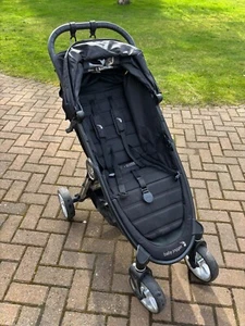 Baby jogger 4 wheels city mini 2, black excellent condition with rain cover - Picture 1 of 9