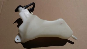 07-12 Triumph Tiger 1050 Radiator Overflow Bottle Reservoir 2108620 - Bild 1 von 6