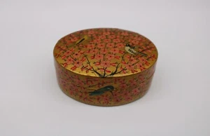 Vintage Hand Painted Trinket Box w Cherry Blossoms & Birds - Lacquered 1.25" T - Foto 1 di 11