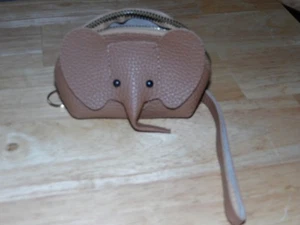 Schlüsseltäschchen - Elefant in hellbraun -  Lederoptik   - neu - Bild 1 von 2
