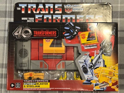 Figura de acción Autobot Blaster & Steeljaw Hasbro Transformers 40 años Walmart Foto 1 de 2