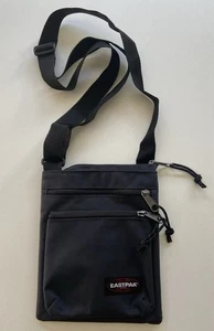 EASTPAK UNISEX BLACK CROSSBODY BAG - Picture 1 of 2