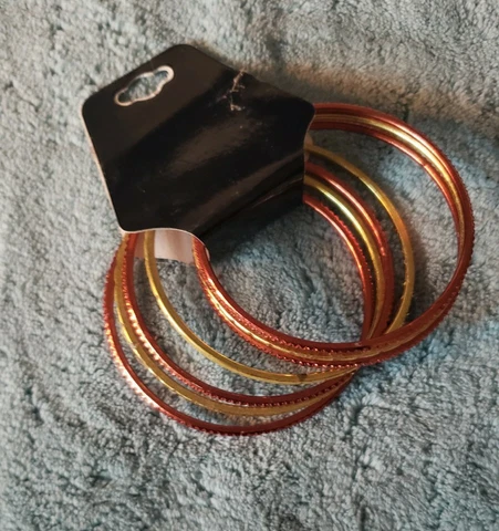 Washington commanders burgundy and gold bracelet colors Cover