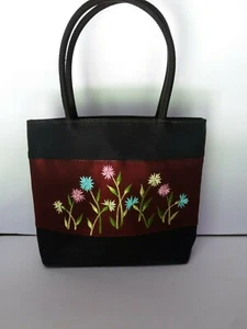 WOMANS HAND BAG SMALL EMBROIDERED FLOWERS ON SATIN ZIP CLOSE NEW CONDITION - Picture 1 of 8