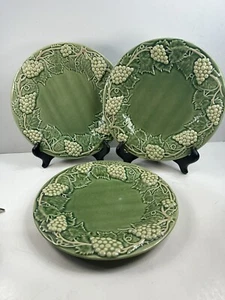 3 Bordallo Pinheiro Majolica Grape Leaf 9.25” Green Lunch Plates Portugal Green - Picture 1 of 10