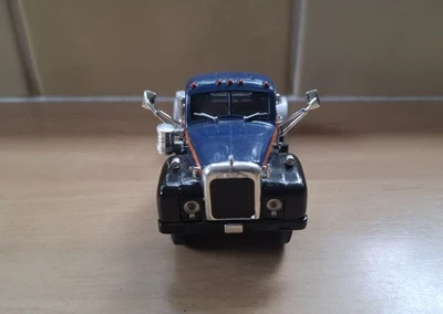 Mack B Lionelville - Image 1 of 4