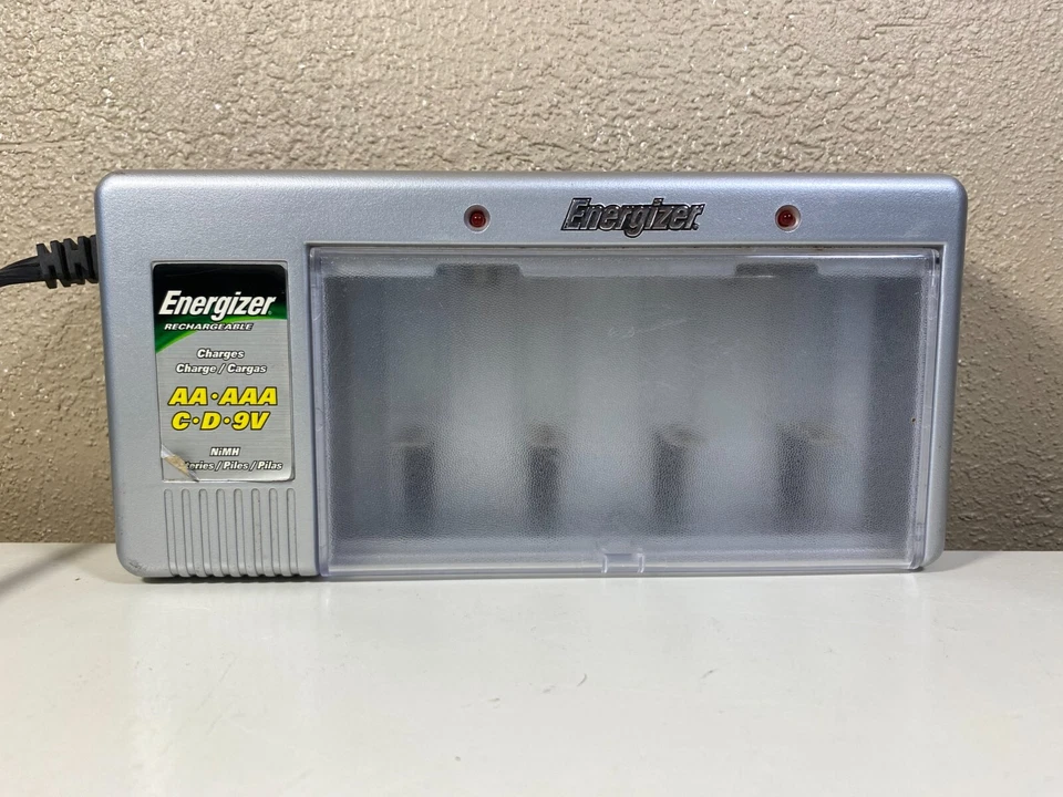 Energizer CHFCV Rechargeable Battery Charger AA/AAA/C/D/9V/NiMH Tested - Image 1 of 4