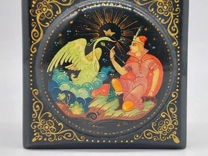 Caja de laca pintada a mano vintage "KHOLUI" rusa "Swan-Doncella" inspirada  - Imagen 1 de 14
