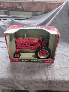 ERTL 1/16 SCALE FARMALL SUPER MTA  NEW IN BOX   - Picture 1 of 1