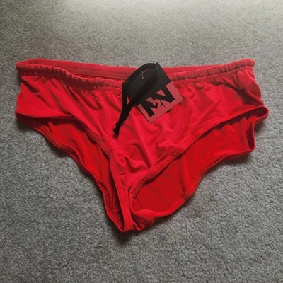 Baúl eléctrico coral mediano N2N Bodywear etiqueta dorada vintage TS21 Tempest Bold Foto 1 de 4