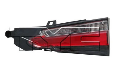 TYC NSF 右侧盖尾灯 Assy 适用于雷克萨斯 NX200t / NX300h 2015 - 2016 型号 — 第 1/4 张图片