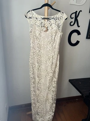 Lauren Ralph Lauren Dress Lined Ivory Lace Embroidered Gold Size 10 Petite Gown - Image 1 of 4