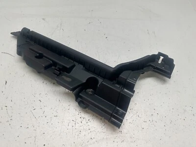 H30913 2010-2017 BMW 535i GT 550i GT MALETERO TRASERO SOPORTE DE MONTAJE EN PANEL DE PISO DERECHO OEM Foto 1 de 4