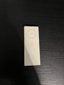 Apple TV Remote (1st Gen) - Picture 1 of 2