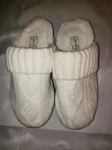 Jessica Simpson Size Small 6-7 Cream Sweater Material Indoor/Outdoor Slippers - Picture 1 of 6