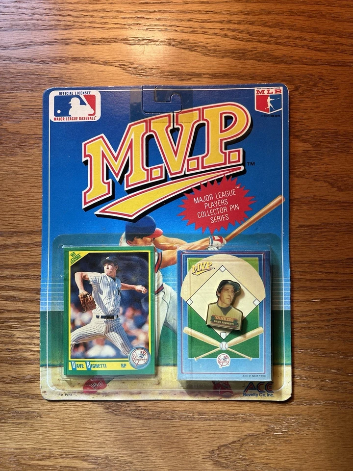 PIN DE COLECCIONISTA 1990 (ACE NOVETY MVP) y tarjeta (puntuación) Wade Boggs & Dave Righetti Foto 1 de 4