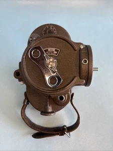 Bell & Howell Filmo 70 DL 16mm Movie Camera NICE - Picture 1 of 8
