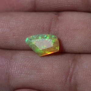 1.5 Ct 12.3x8 MM Real AAA Flashy Multi Fire Honey Color Ethiopian Opal Fancy Cut - Picture 1 of 10