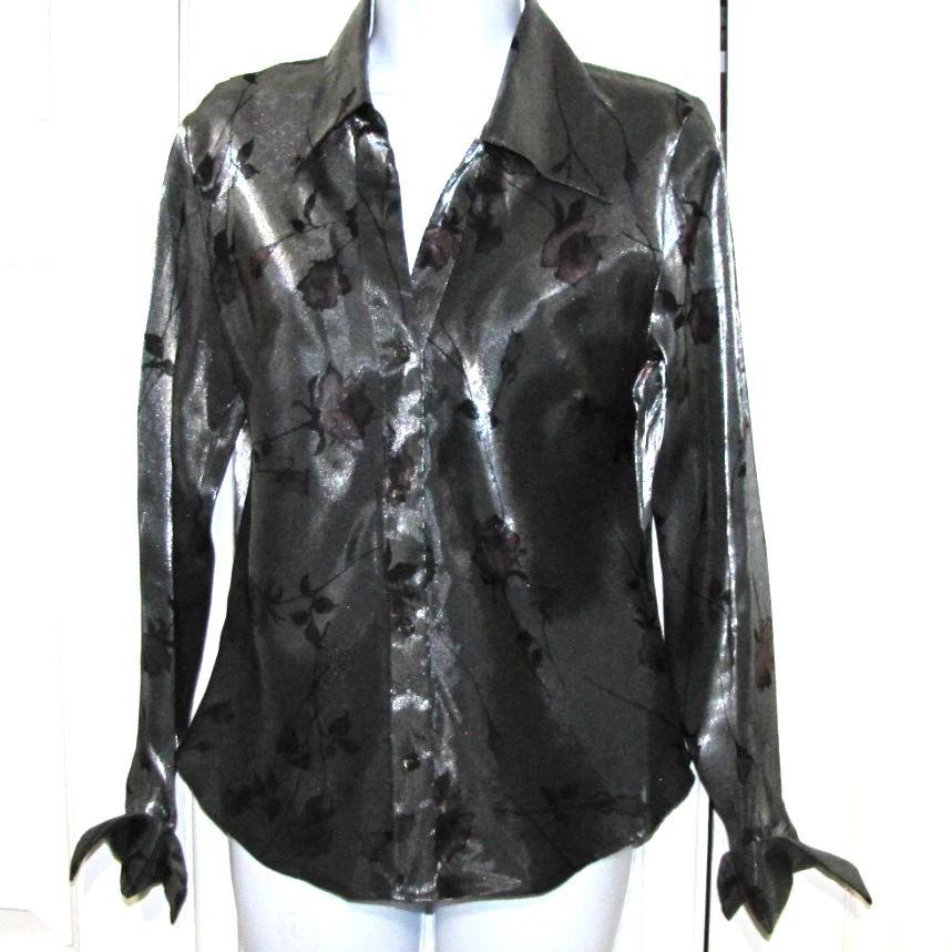 Blusa De Colección Charlotte Russe Brillo-Satén Botón Manga Larga Rosa-Floral/Plateada M Foto 1 de 4