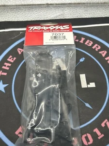 Traxxas. 7037 FR&R Skidplate Set - Picture 1 of 1