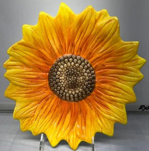Plato de cena Maxcera amarillo con flor de girasol 10,5” diámetro nuevo - Imagen 1 de 3
