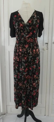 OASIS Black Floral Stretch Short Sleeve Midi Dress M / UK 10-12 - Image 1 of 4