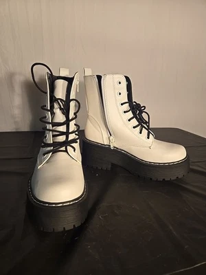 Botas de combate Soda femininas tamanho 5.5 brancas - Imagem 1 de 4