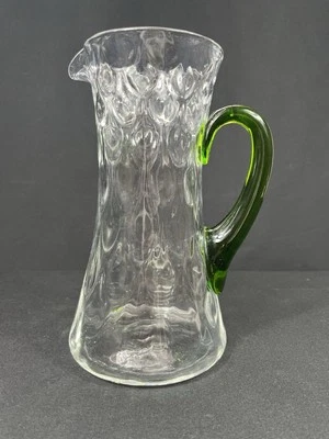 Jarra de vidrio Art Nouveau con mango verde de Thomas Webb  Foto 1 de 4