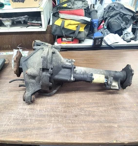 1999-2007 Chevy Silverado 1500 Front Axle Differential Carrier 3.73 Ratio OEM - Picture 1 of 2