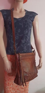 Lucky Brand VTG Brown Genuine Leather crossbody Bag Zip Pockets Tassel Accent - Picture 1 of 23