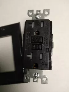 (1 pieza) NUEVO 20A Resistente a la Manipulación TR GFCI 20 Amp NEGRO con LED - Imagen 1 de 3