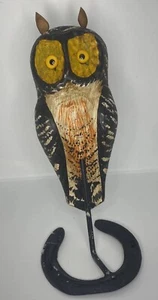 Geschnitzte und bemalte Eule aus Holz von Jac und Patricia Johnson - Bild 1 von 5
