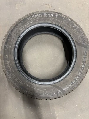 2x Winterreifen 185 65 R15 88T Semperit Speed GRIP 5 DOT 3223 ca . 8mm Profil - Bild 1 von 4