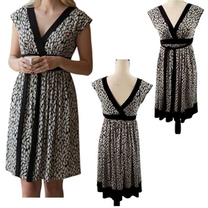 London Times Women’s Black Light Gray Floral Deep V Front & Back Dress - Size 2 - Picture 1 of 13