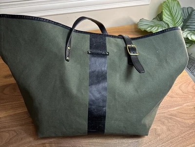 Bolso grande TOTE de lona Kempton & Co verde militar y negro con asas de cuero Foto 1 de 4