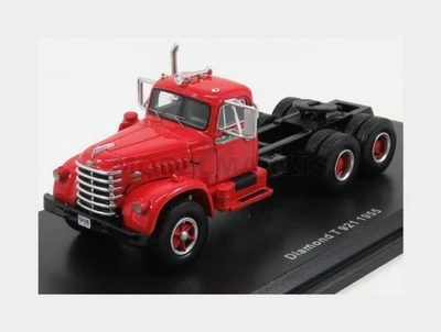 Neo Scale Models NEO64046 Diamond - T921 Tractor Truck 3-Axis 1955 - Red Black - - Image 1 of 4