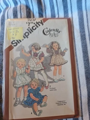 5257 Vintage Simplicity Sewing Pattern Girls 1980s Cinderella Dress Toddler 1/2  - Image 1 of 2