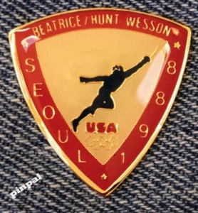 Alfiler olímpico de esgrima ~ Patrocinador ~ Beatrice ~ Hunt ~ Wesson ~ 1988 Seúl, Corea - Imagen 1 de 2