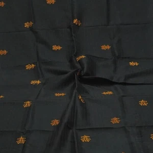 Vintage Black 100%Pure Silk Hand Embroidered Sari Remnant 4YD Craft Fabric Scrap - Picture 1 of 4
