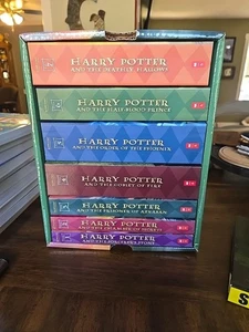 Harry Potter The Complete Series 1 Through 7 Book Set - Imagen 1 de 8