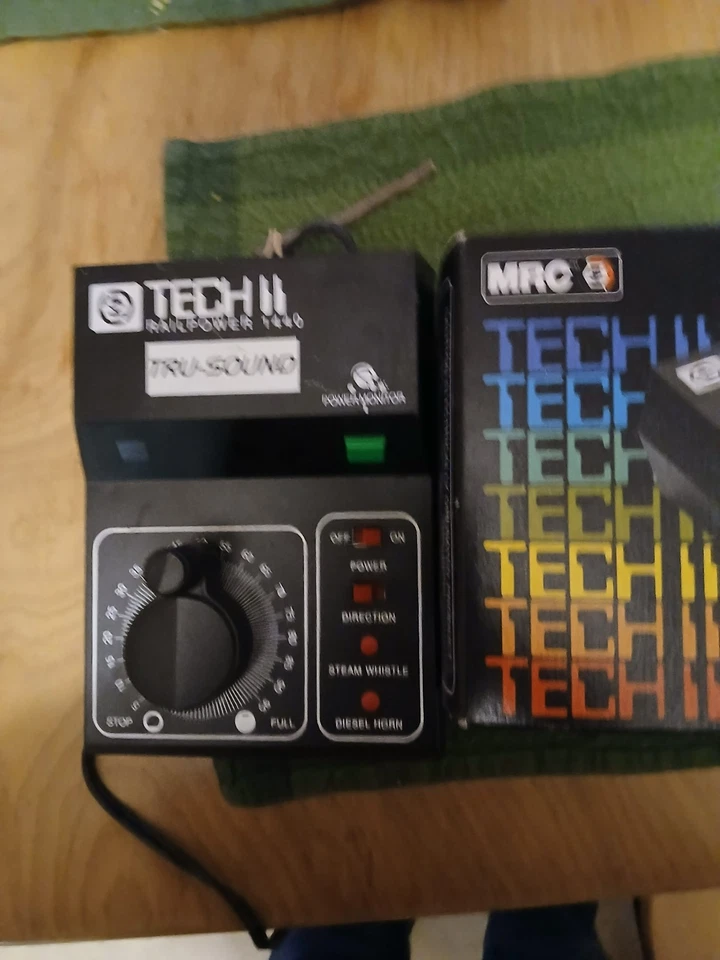 Transformador controlador tren modelo Tru-Sound MRC Tech II Railpower 1440 usado Foto 1 de 1