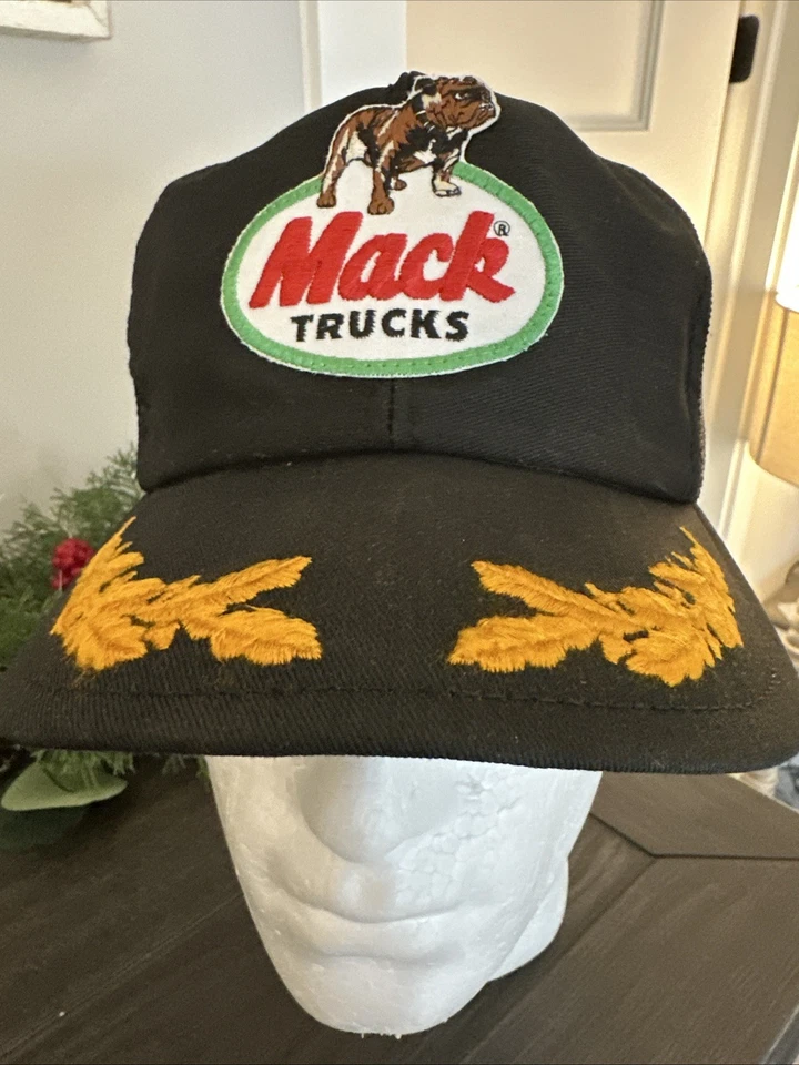 Винтажная бейсболка Mack Trucks Snapback Trucker Hat Gold Leaf - Изображение 1 из 4