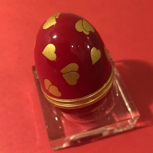 Halcyon Days Enamel Egg Box | Red with Gold Hearts - Picture 1 of 5