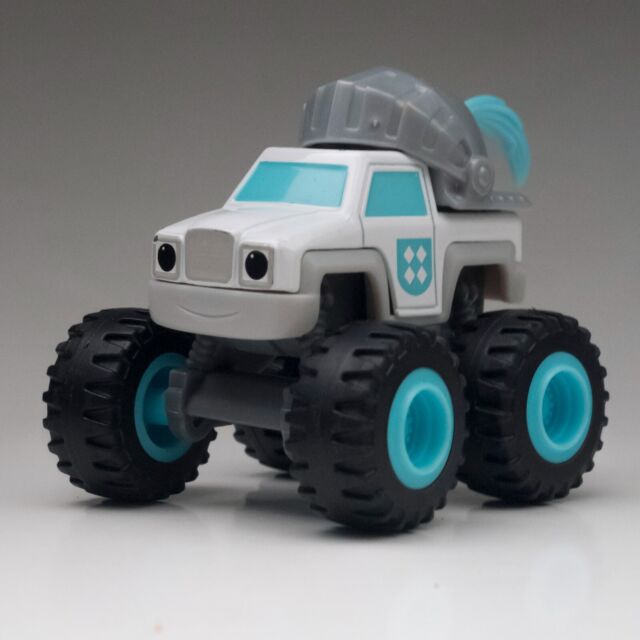 Preços baixos em Blaze and The Monster Machines, Desenho e figuras de ação  de personagens de TV