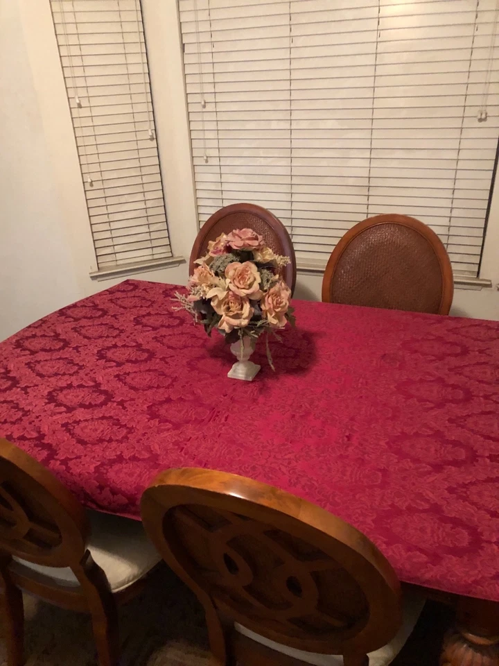Juego de mesa de comedor de madera de roble en muy buen estado se ha usado varias veces Foto 1 de 4