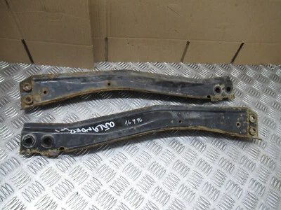 MITSUBISHI OUTLANDER DI-D GX4 RE1 2015 par de soportes de subchasis delanteros ref16996 Foto 1 de 4