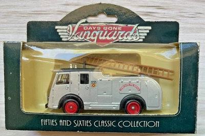 LLEDO Days Gone Vanguards 50's/60's Collection 1955 DENNIS F8 FIRE ENGINE Silver - image 1 of 4