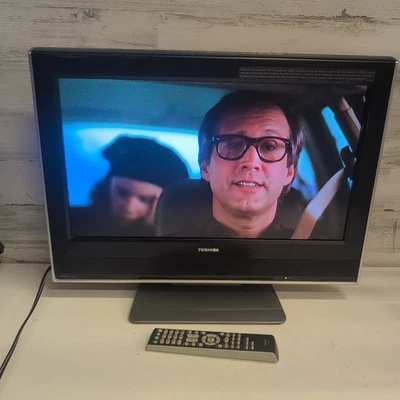 Toshiba 23HLV86 23" 720p LCD TV/DVD Combo HDMI, RGB, S-Video Retro Gaming Foto 1 de 4